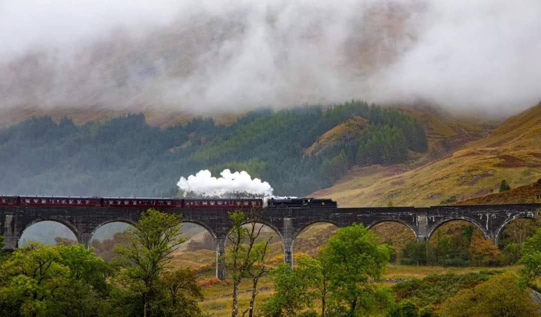 Number 4, Loch Shiel View Villa Glenfinnan Buitenkant foto